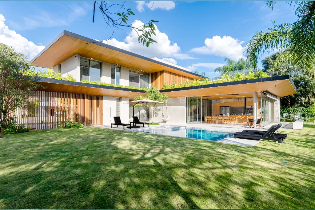 Villa d'architecte contemporaine avec piscine